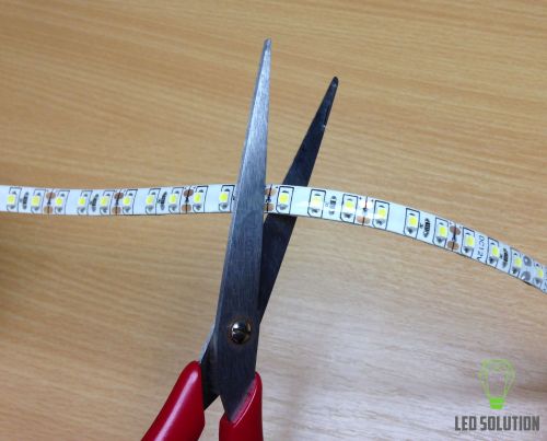Místo ke stříhání LED pásku